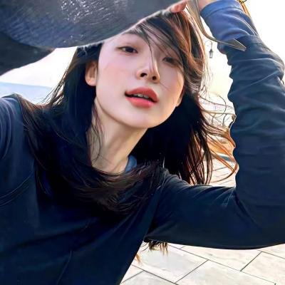 站起来的女孩